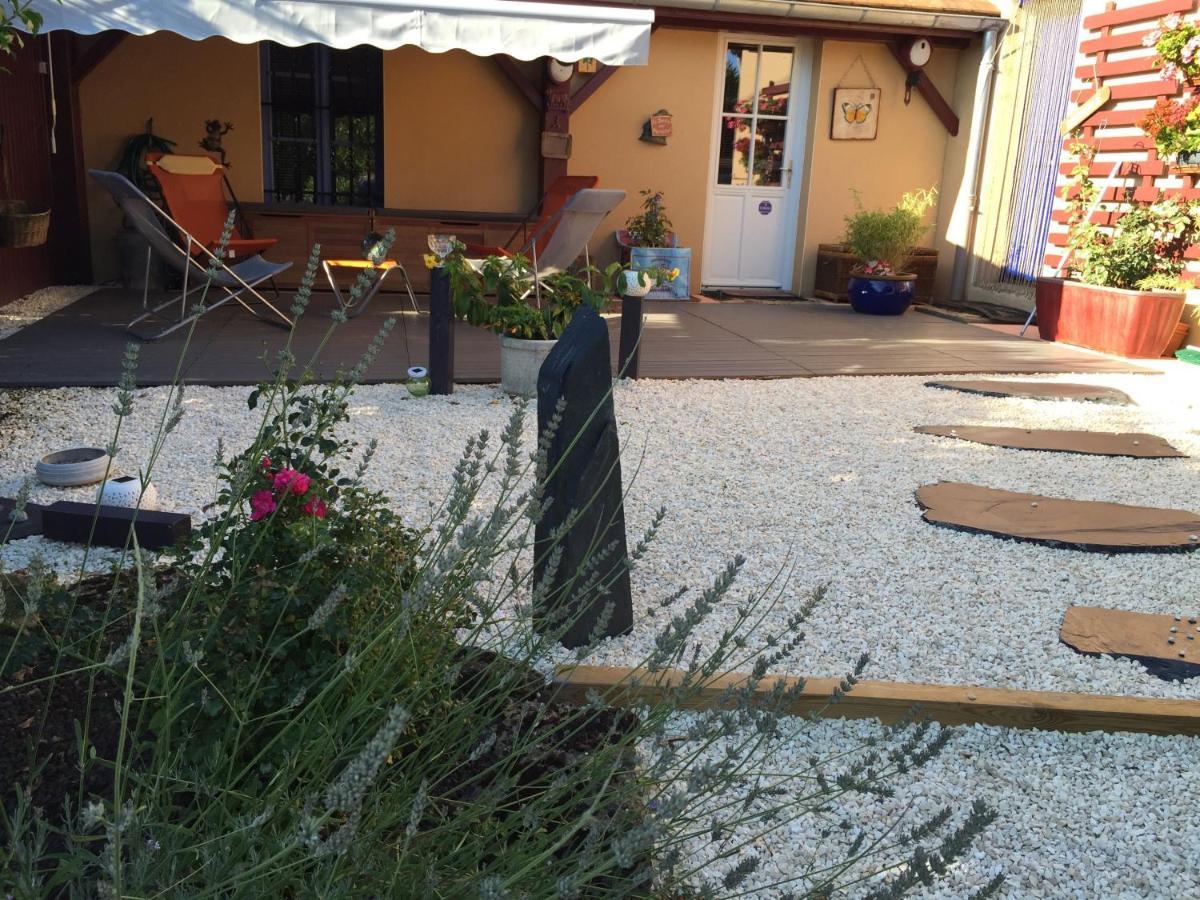Villa Le Jardin De Theleme "Charme Discret Pour Un Nid Douillet" Mazille Exterior foto